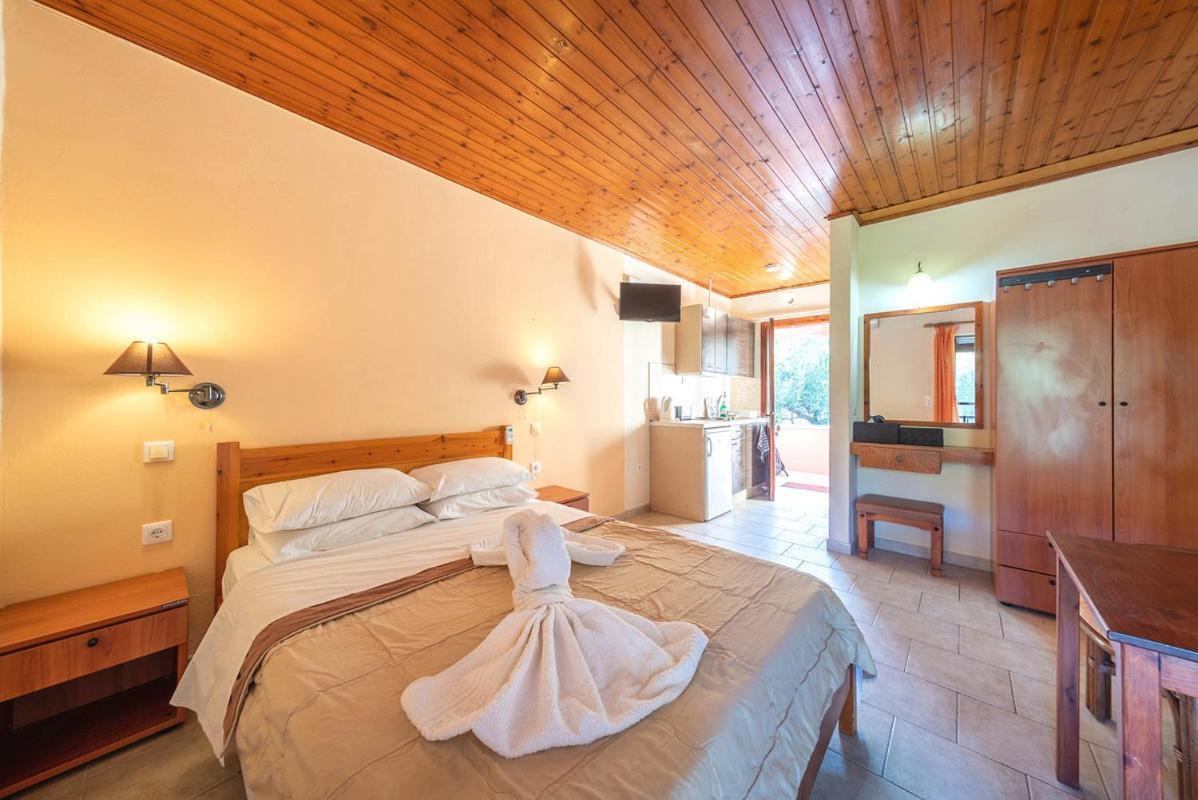 Mimosa Apartments With Pool Paleokastritsa Ngoại thất bức ảnh